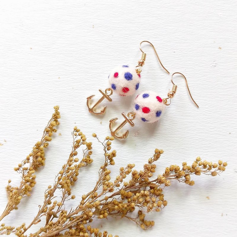 "Limited" Anchor hand-made wool felt dot earrings can be changed to Clip-On - ต่างหู - ขนแกะ หลากหลายสี