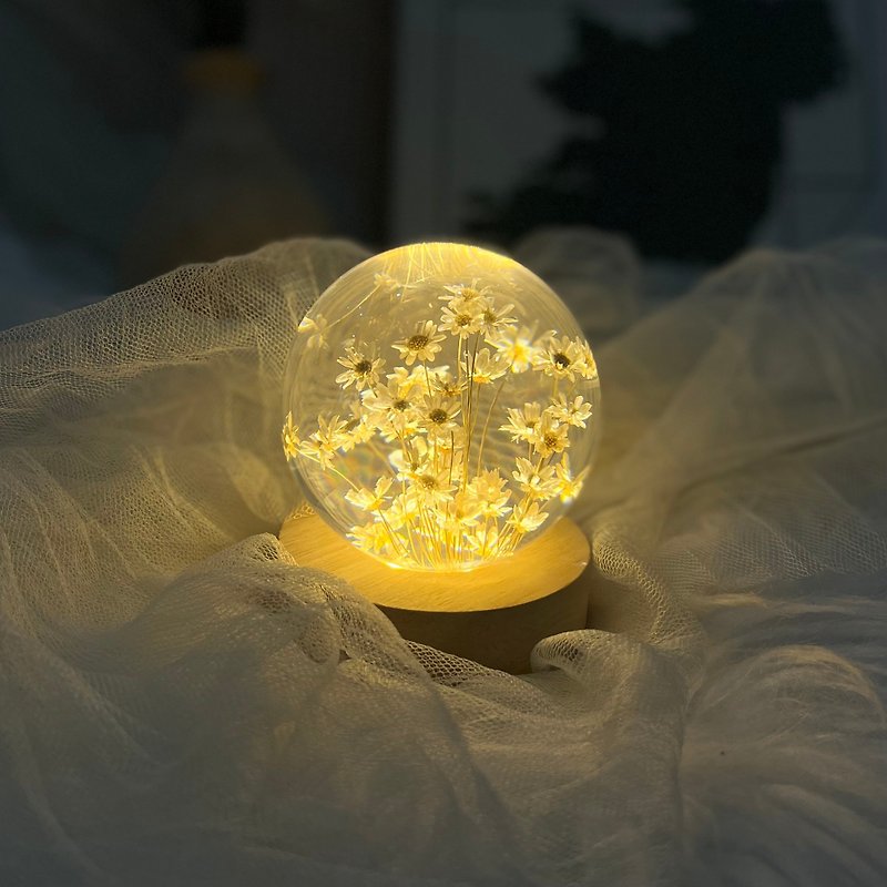 White daisy 7cm resin night light / plug-in lamp holder or charging lamp holder optional - Lighting - Resin Transparent