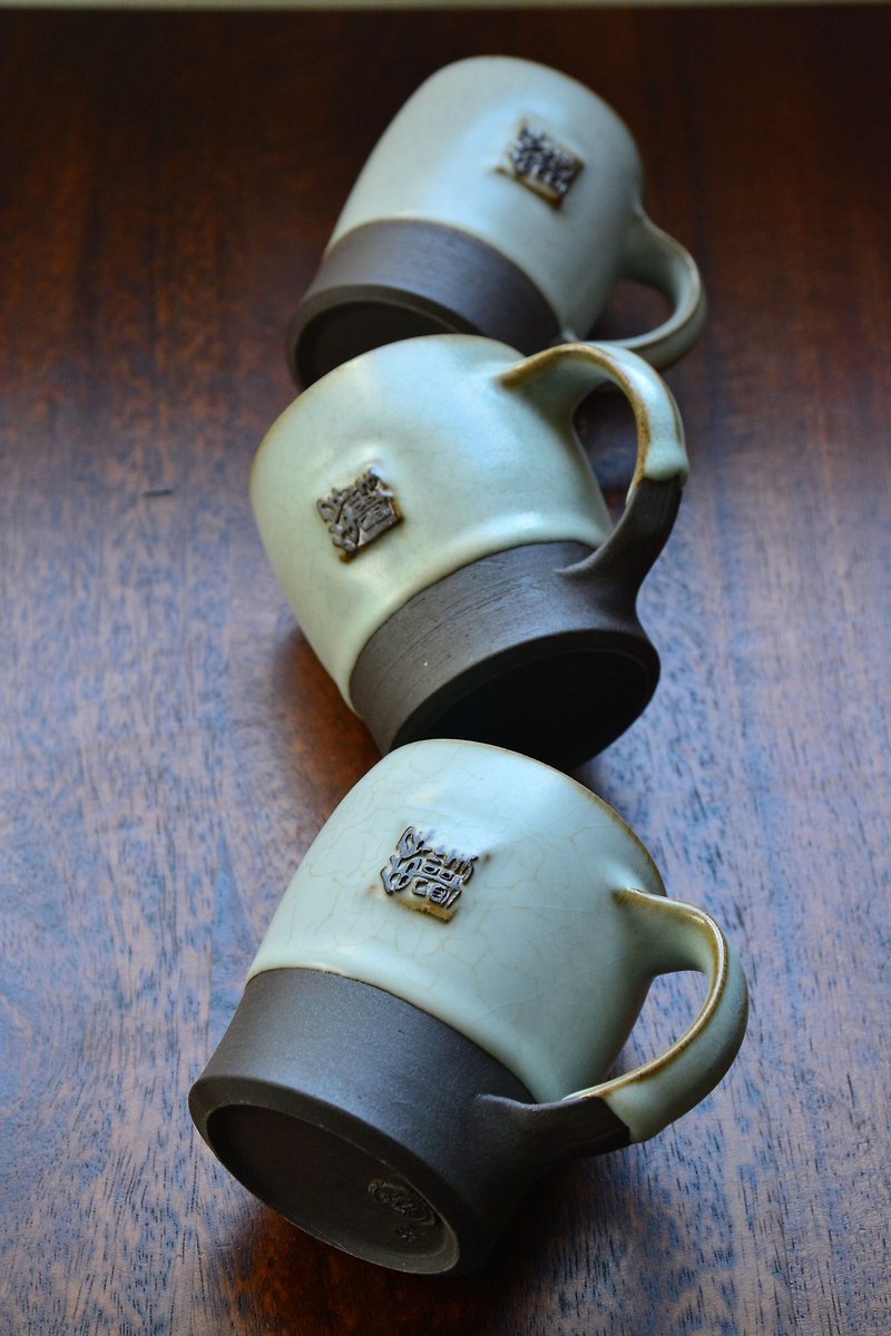 不群青瓷黑陶杯 限量手作陶杯 咖啡杯 茶杯 - 茶具/茶杯 - 陶 白色