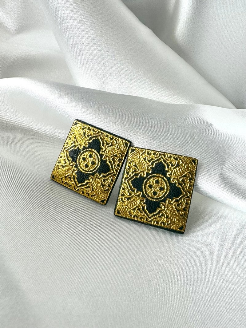 Peranakan Tile Stud Earrings - Success - ต่างหู - หนังแท้ สีเขียว