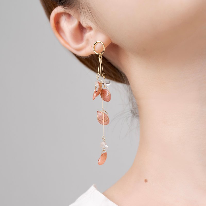 Handmade real flower earrings/falling flowers. Dried Flower Earrings Hydrangea Crystal Gift Ear Stitch Clip-On