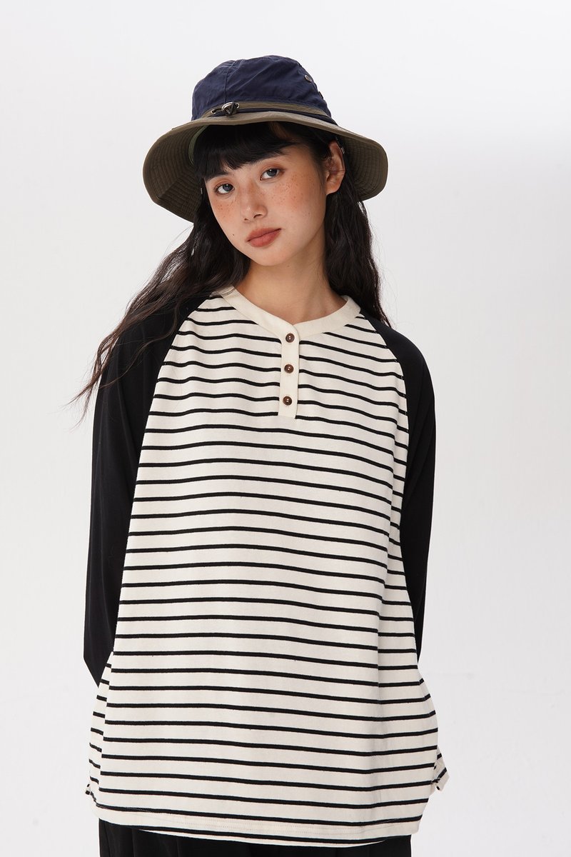 odd maker Japanese black and white striped color matching long-sleeved T-shirt women's early autumn loose round neck bottoming shirt pullover top - Women's Sweaters - Cotton & Hemp 