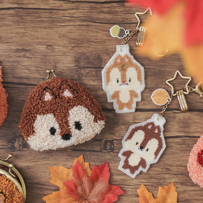 【Chip n Dale】Ornament Cross Stitch | Punch Needle Embroidery Coin Purse - เย็บปัก/ถักทอ/ใยขนแกะ - งานปัก หลากหลายสี