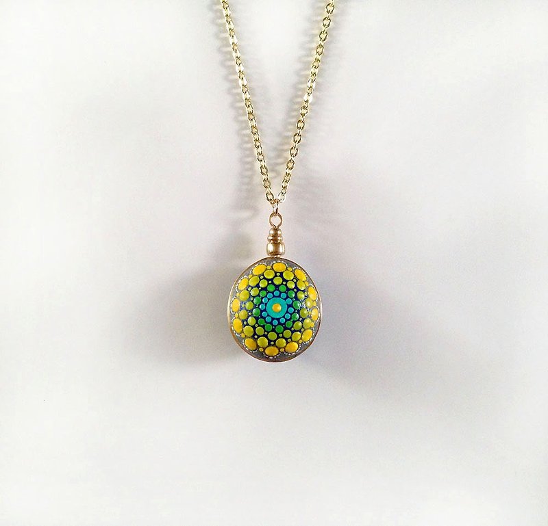 Small fresh  handmade brass Mandala stone pendant necklace - Necklaces - Other Metals Green