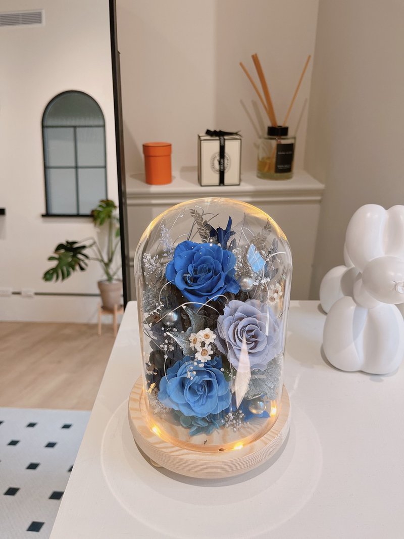 Blue Preserved Flower Glass Shade Night Light Morandi Gray Royal Blue Preserved Flower Birthday Gift Valentine's Day - ช่อดอกไม้แห้ง - พืช/ดอกไม้ สีน้ำเงิน