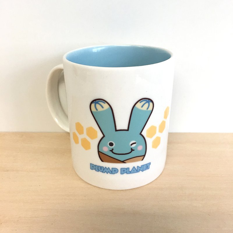 【Plump Planet Friends】Ceramic cup | Mola Ring Twin Little Blue - Mugs - Pottery Pink