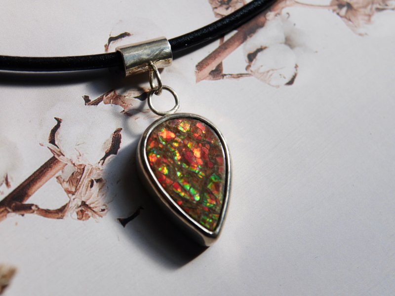 Canadian Color Class Stone Ammolite-925 Sterling Silver Bezel Necklace-Orange Red Green Drop Pendant - Necklaces - Other Metals Orange