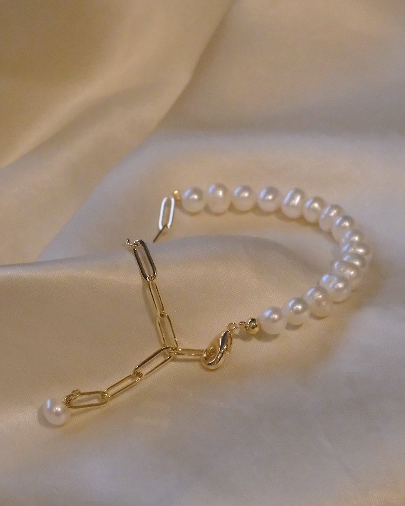 MAISON M 法式奢華珍珠手鍊 - 手鍊/手環 - 其他金屬 金色