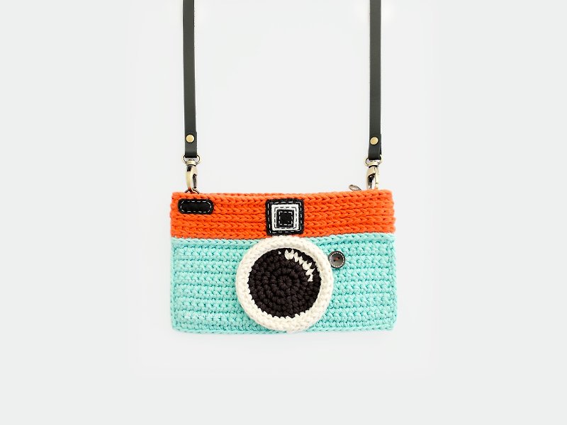 Crochet Vintage Camera Purse/ Mint-Orange Color - กระเป๋าแมสเซนเจอร์ - ผ้าฝ้าย/ผ้าลินิน สีน้ำเงิน