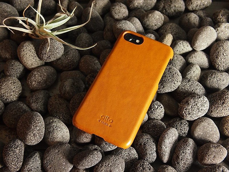 Alto Leather Phone Case iPhone SE2/7/8 Universal Original- Brown - Phone Cases - Genuine Leather Orange