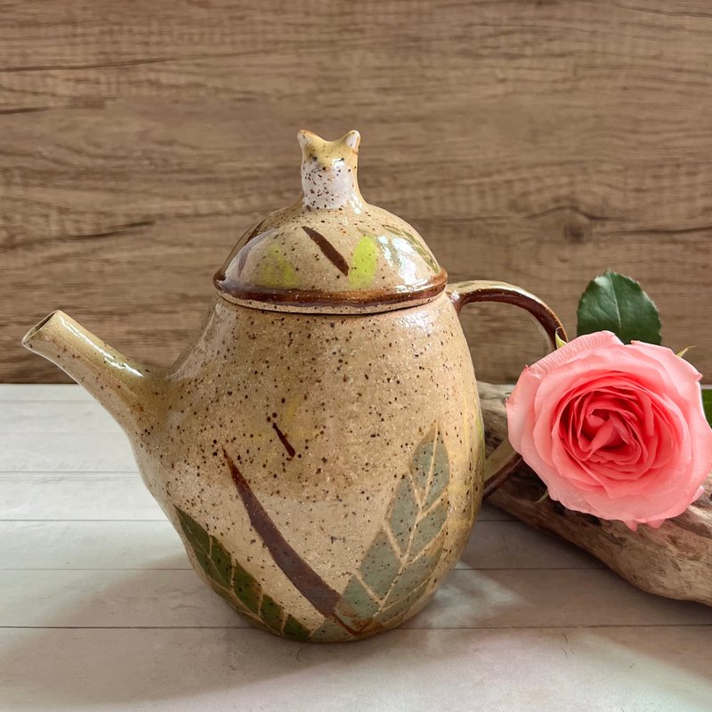 A Lu 小狐狸陶壺/禮物 手作手繪 採美國進口陶土 僅此一件 - 茶壺/茶杯/茶具 - 陶 多色