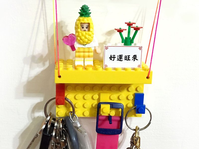 Good Luck Fengxingren Power Cool Hook Set Cute Gift Compatible with LEGO - ของวางตกแต่ง - พลาสติก หลากหลายสี
