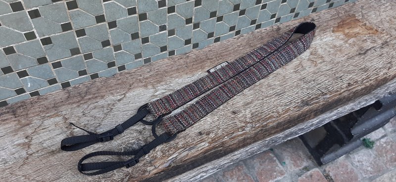 AMIN'S SHINY WORLD  原創手工訂製民族相機.小包.手機殼多用背帶 - 相機背帶 - 棉．麻 多色