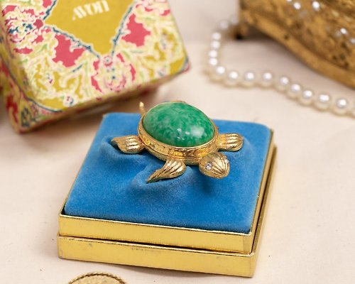 古飾案內所 美國Avon品牌古董 海龜造型鑲仿石 鍍金香膏盒 復古擺飾