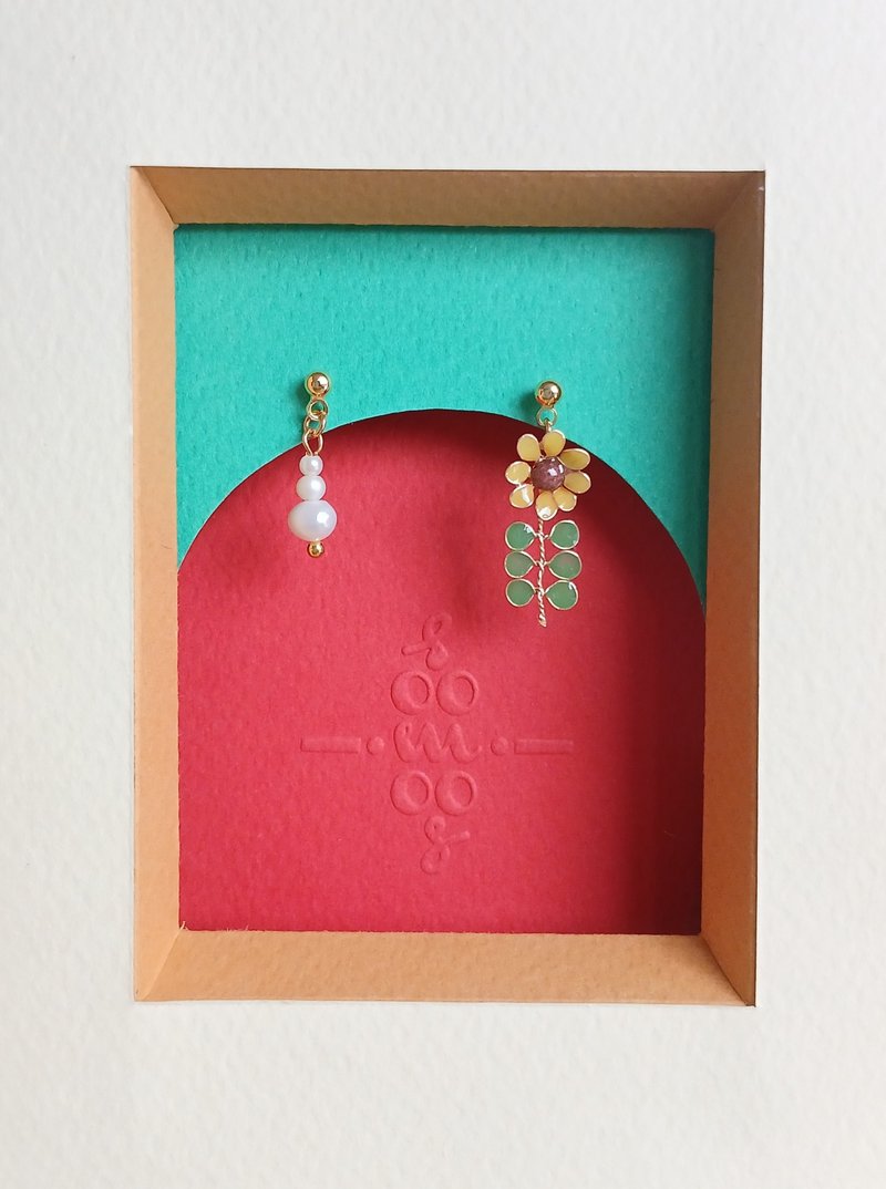 Little Cute Flower (Summer School)・Asymmetric type with pearl - Earrings & Clip-ons - Copper & Brass 