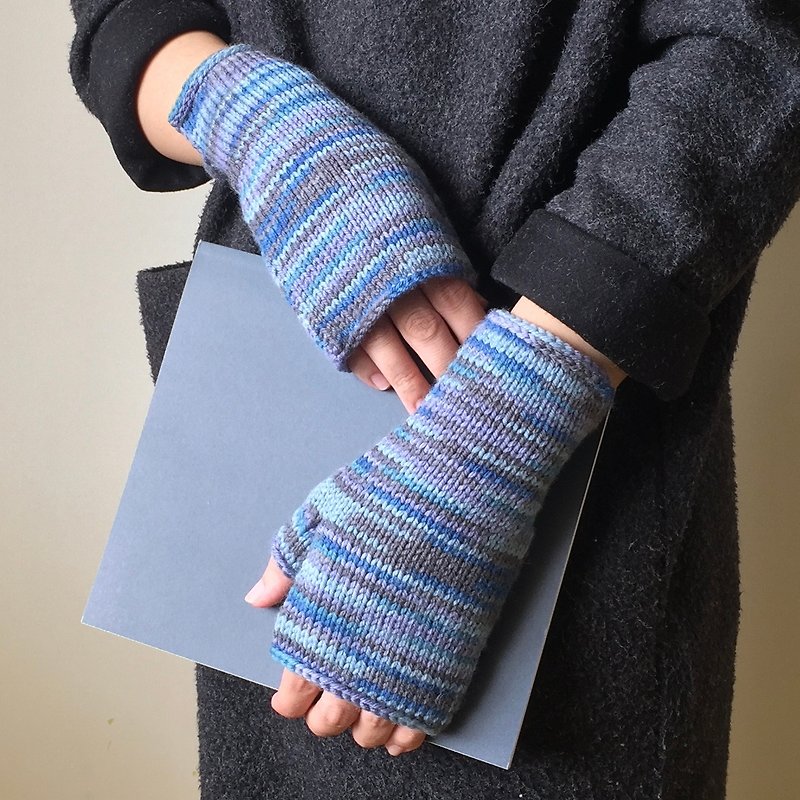 Xiao fabric hand-woven wool mitt - pink pen marine blue - ถุงมือ - ขนแกะ สีน้ำเงิน