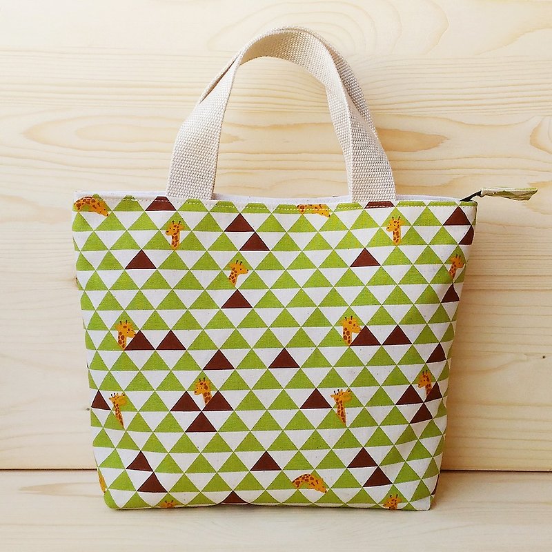 Triangle lattice giraffe zipper tote bag - กระเป๋าถือ - ผ้าฝ้าย/ผ้าลินิน สีเขียว