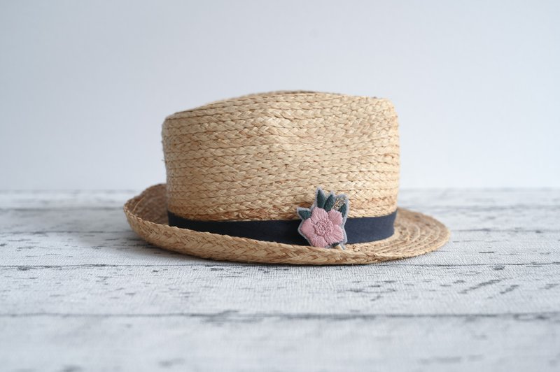 Beginners are not afraid! Hand-tied bouquet embroidery material package pins/hat accessories - pink flowers to decorate your knitted hat - เย็บปัก/ถักทอ/ใยขนแกะ - ผ้าฝ้าย/ผ้าลินิน 