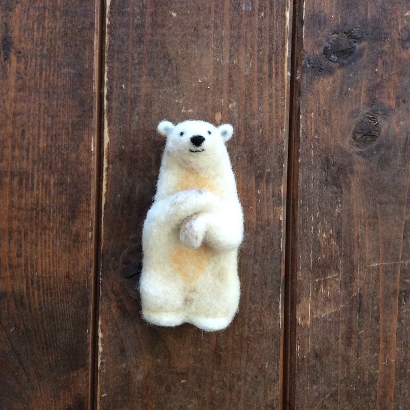 Polar bear brooch - เข็มกลัด - ขนแกะ ขาว