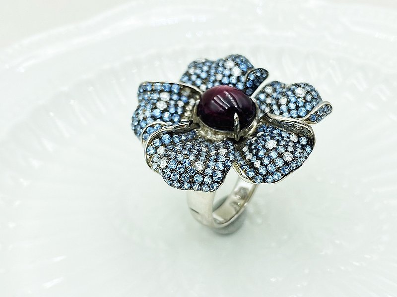 African Ruby Star Stone Flower Ring - General Rings - Semi-Precious Stones Red