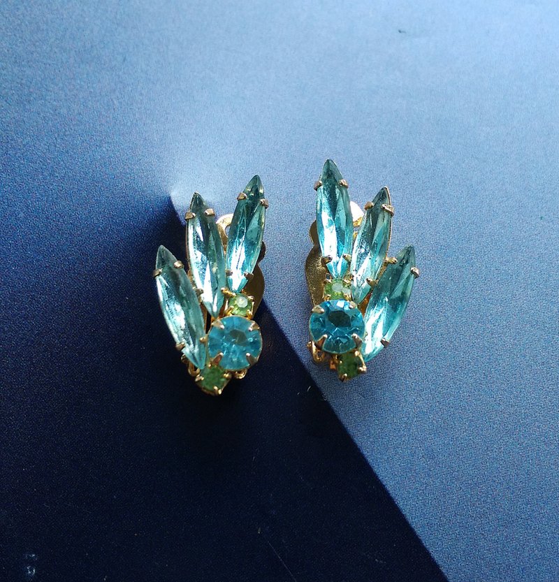 Vintage Jewelry 西洋古董飾品 冰藍萊茵 知性 夾式耳環 - 耳環/耳夾/耳骨夾 - 其他金屬 金色