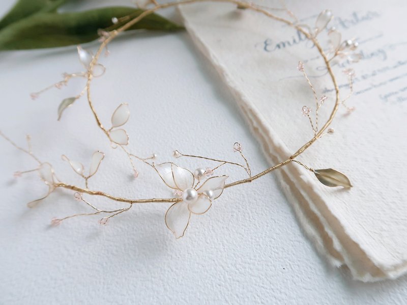 FLOWER - Wreath Handmade Crystal Flower Resin Ornament Gift Girlfriend Ornament - เครื่องประดับผม - เรซิน สีใส