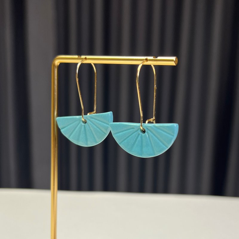 Urban Chic Ceramic Earrings Cyan Fan Fold Christmas Party Gift Packaging - ต่างหู - เครื่องลายคราม สีเขียว