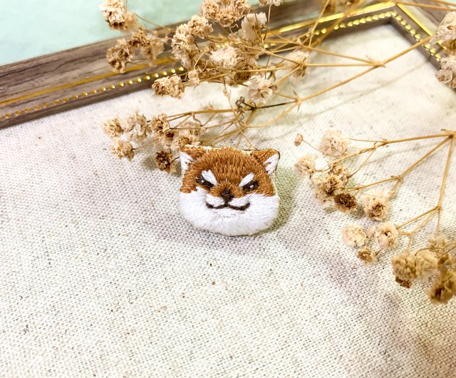 手刺繍小物/動物シリーズ柴犬ピンブローチ