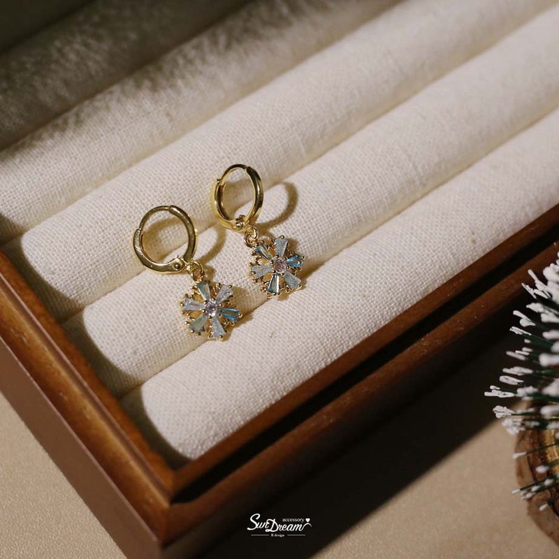 Snowflake Earrings-Blue Christmas Gifts Birthday Gifts Snowflake Earrings Clip-on Clip-On - ต่างหู - ทองแดงทองเหลือง สีส้ม