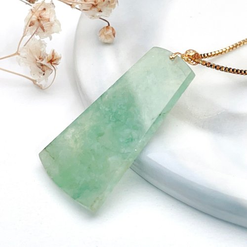 瓔珞珠寶盒 E.L.Jewelry Box 【願‧平安】冰綠翡翠無事牌18K金吊飾 | 天然緬甸玉翡翠A貨