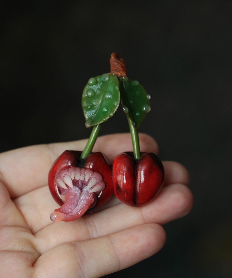Creepy jewelry, Cherry brooch, Alternative jewelry - 胸針 - 其他材質 多色