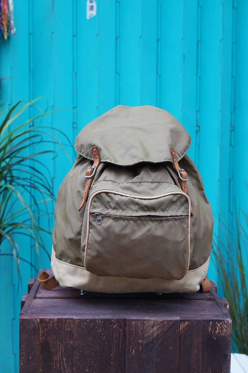 EARTH.er :: Vintage Series :: │80's West Germany made vintage nylon backpack ● 80's West Germany made Nylon Vintage Green Backpack │ - Backpacks - Other Materials Green