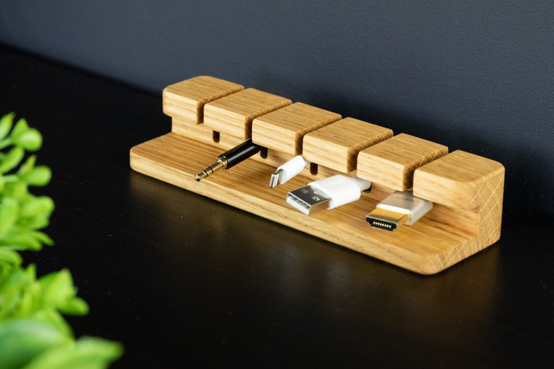 Wooden cable and cord organizer, desk organisation, home office - 捲線器/電線收納 - 木頭 咖啡色