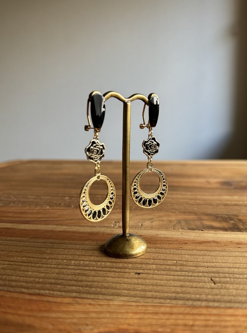 Gypsy-style rose large earrings _ earrings with anti-drop clip _Black_0056 - 耳環/耳夾/耳骨夾 - 其他金屬 黑色