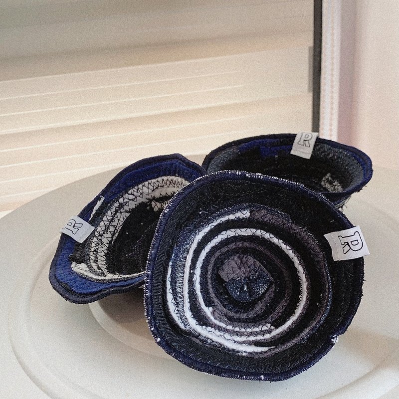 Potteric - Deep Plate | BK001 Starry Night - Items for Display - Cotton & Hemp Black
