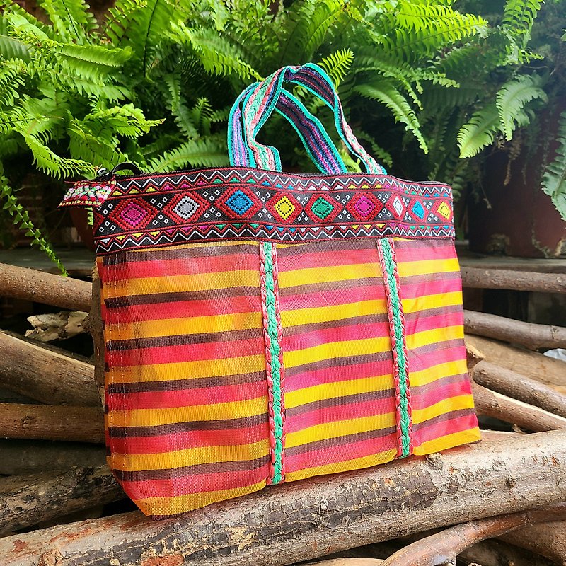 -Retro totem bag- Nay Nai craft workshop aboriginal handmade - กระเป๋าถือ - ไนลอน หลากหลายสี