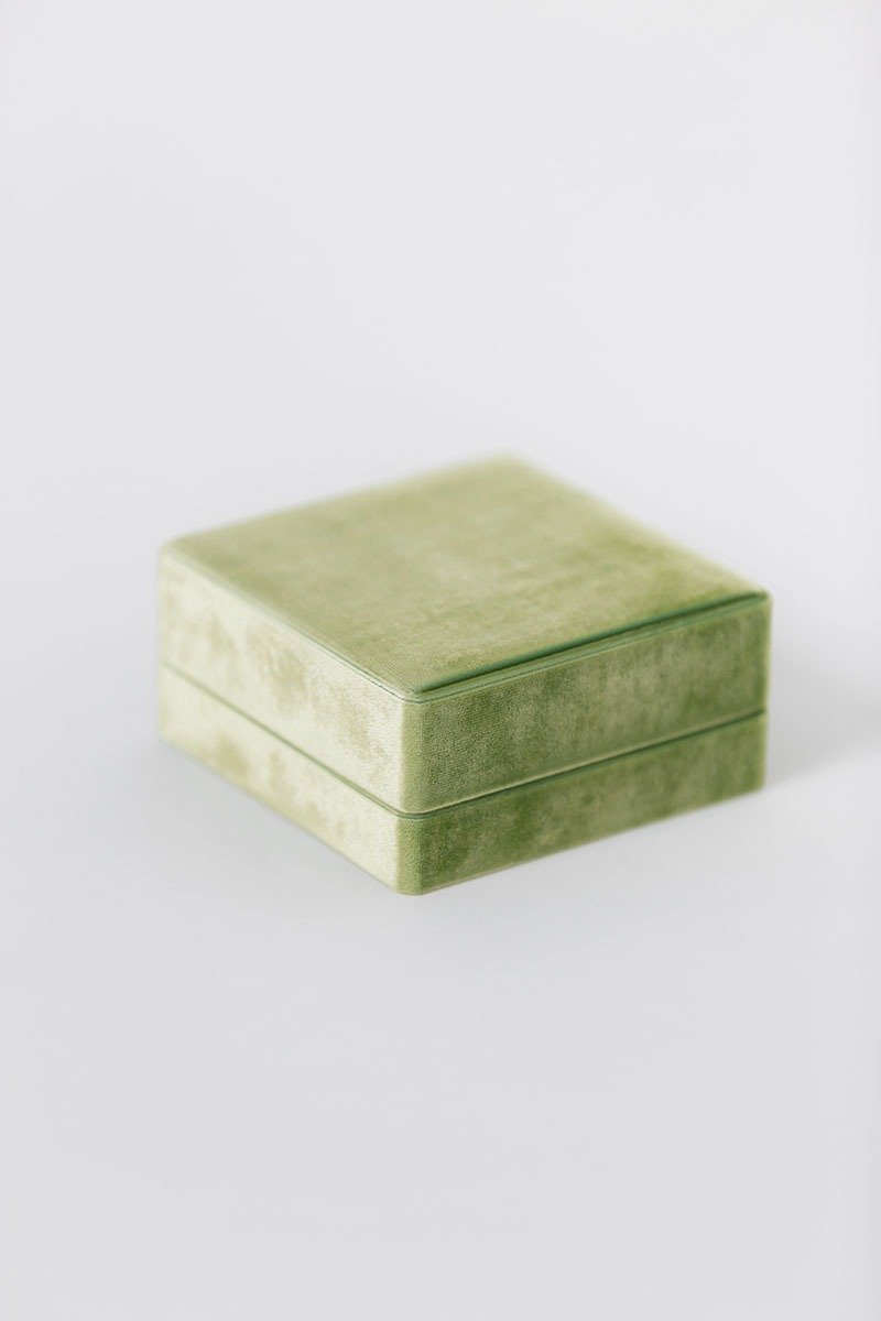 Velvet jewelry box - SQUARE - Vintage Style Handmade Monogram Wedding Proposal - 戒指 - 絲．絹 綠色