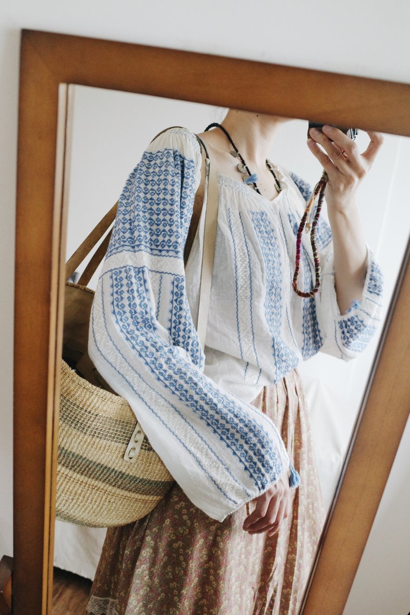 Vintage 羅馬尼亞手工刺繡薄棉燈籠袖上衣 - 女上衣/長袖上衣 - 棉．麻 