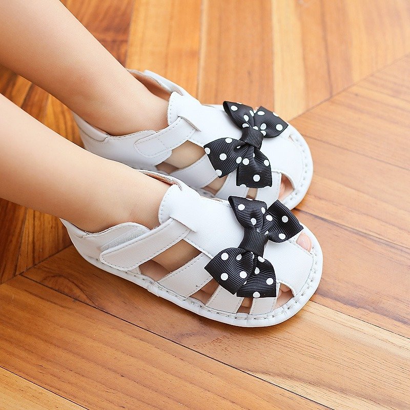 Butterfly flying baby sandals-black and white dots - รองเท้าเด็ก - หนังแท้ ขาว