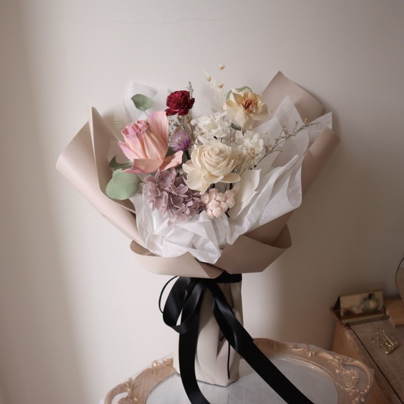 Tulip milk white rose milk tea style immortal bouquet dry flower Valentine's Day bouquet Graduation bouquet - Dried Flowers & Bouquets - Plants & Flowers 