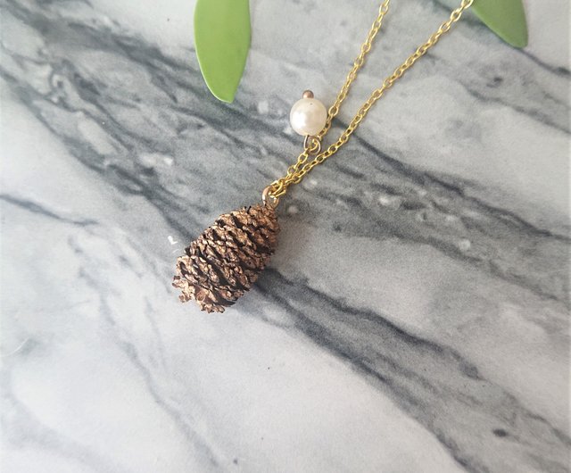 old navy pine cone necklace