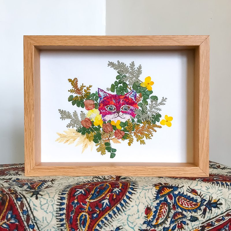 Customized gift/animal embroidery with pressed flower frame picture/A5 size - กรอบรูป - งานปัก หลากหลายสี
