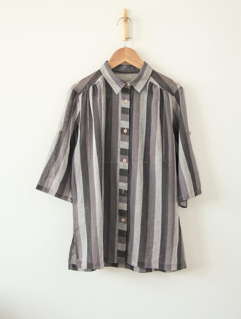 Vintage | gray-black fog sense linen striped shirt - Women's Shirts - Cotton & Hemp Black