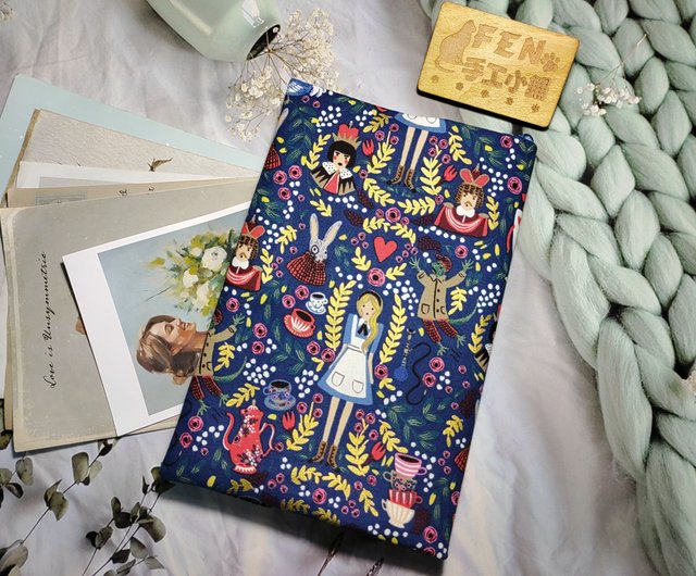 ブックカバー　アリス アメリカのデザイナー生地ダークブルー金メッキアリス布ブック