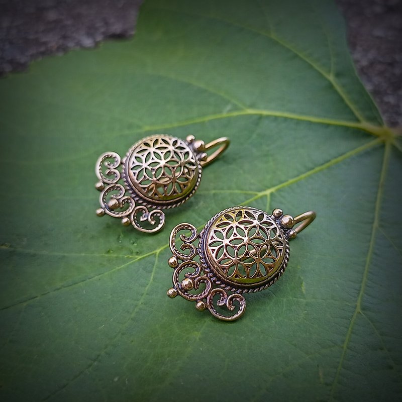 Handmade bronze earrings for women,cute bronze earrings,handmade ukrainian bronz - 耳環/耳夾/耳骨夾 - 銅/黃銅 金色