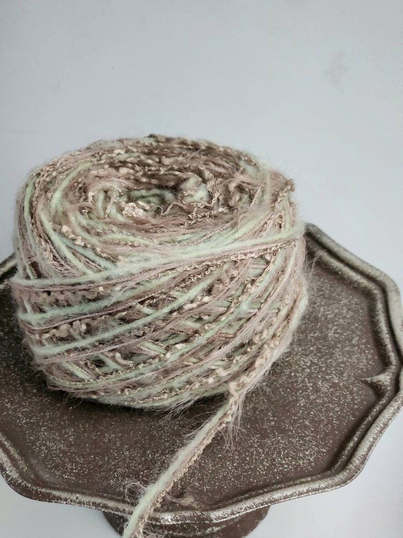 Pulled yarn 54.0m - Knitting, Embroidery, Felted Wool & Sewing - Other Man-Made Fibers Brown