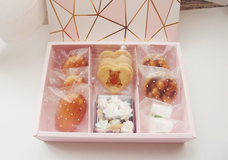 Elegant pink gilding handmade cake gift box - Cake & Desserts - Fresh Ingredients 