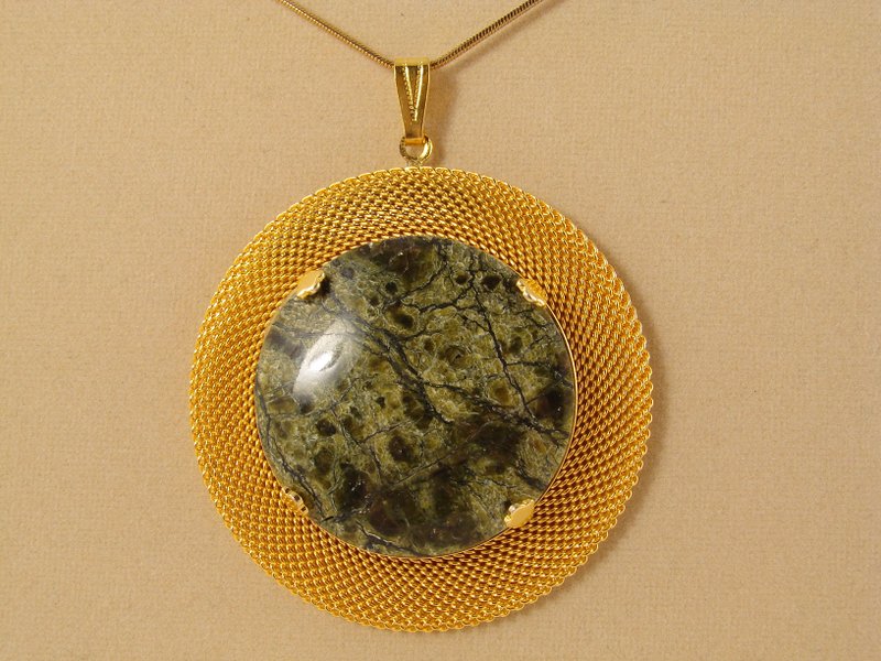 Olive Green Serpentine Khaki Gemstone Large Gold Round Pendant Necklace Jewelry - 項鍊 - 半寶石 綠色