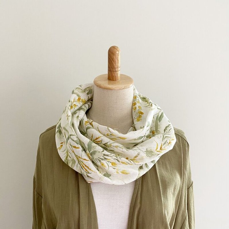 Fashionable look just by wearing high quality Linen spring / summer snood botanical pattern plant pattern white white single single type - Knit Scarves & Wraps - Cotton & Hemp White