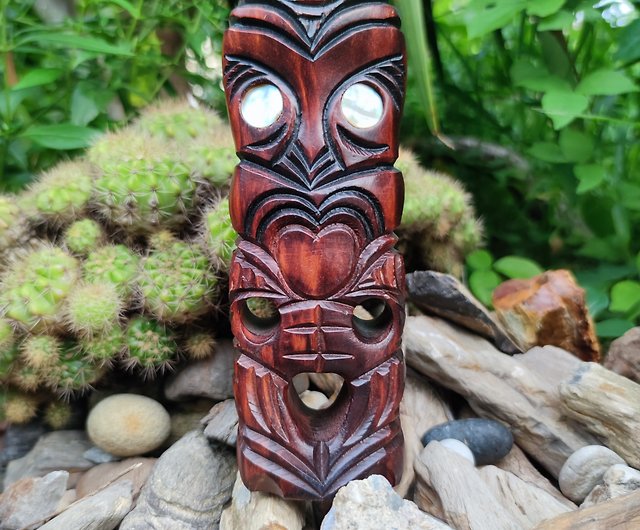 ニュージーランドで購入したマオリ族の木彫り置物 - インテリア小物